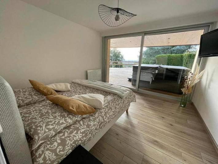 Location de vacances pour 8 personnes, avec terrasse ainsi que piscine et jacuzzi dans Saint-Jans-Cappel - 2