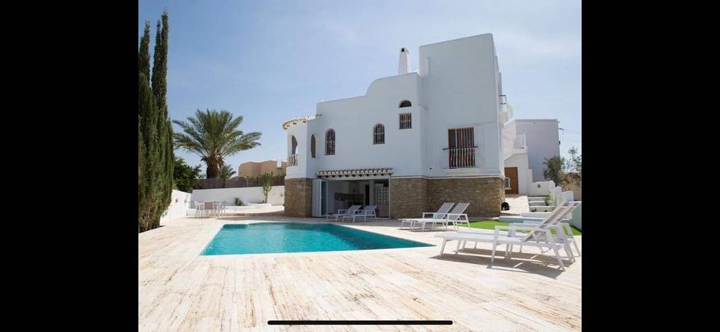 Casa de huéspuedes para 8 personas, con vistas además de jardín y piscina en Mojácar