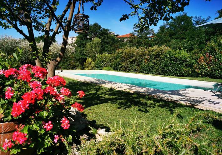 Casa vacanza per 3 persone, con Terrazza e Giardino nonché Piscina e Panorama a Santo Stefano di Magra