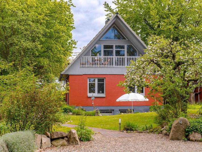 Ferienhaus für 4 Personen, mit Garten und Balkon in Ulsnis