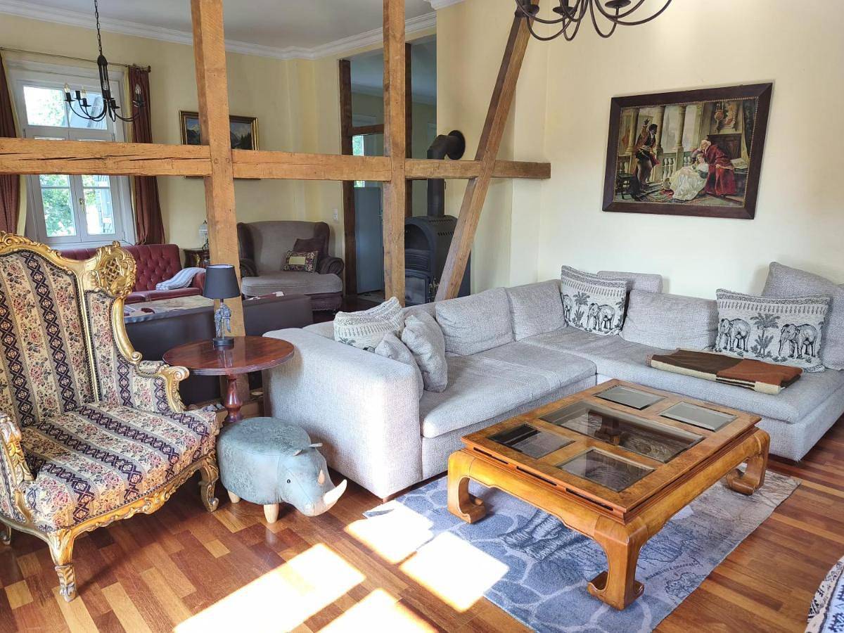 Four-Bedroom House in Mittelhof, Altenkirchen & Umgebung
