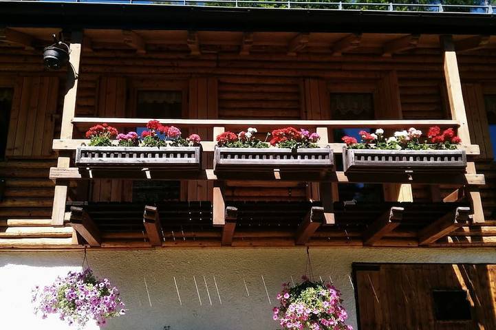 Gîte pour 6 personnes, avec jardin et balcon, animaux acceptés à Grumes