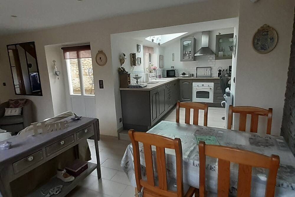 La petite maison de Langrune sur Mer (Proche plages du débarquement). in Langrune-sur-Mer, Région de Caen