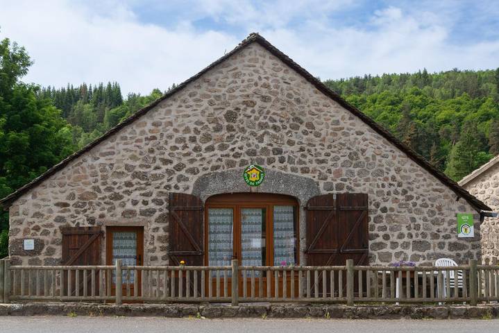 Maison de vacances pour 6 personnes, avec Terrasse ainsi que Jardin et Vue à Cheylard-l'Évêque