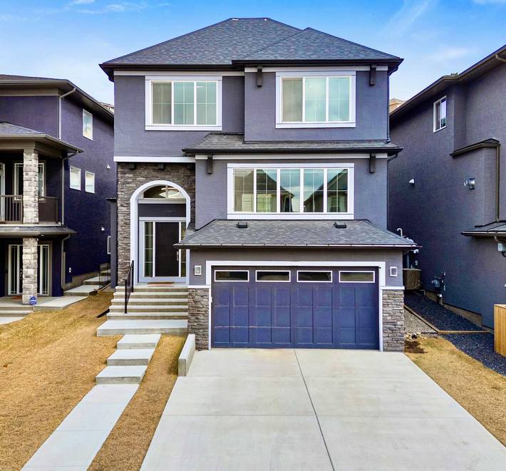 Holiday rental for 15 people, with garden and balcony, child-friendly in Calgary