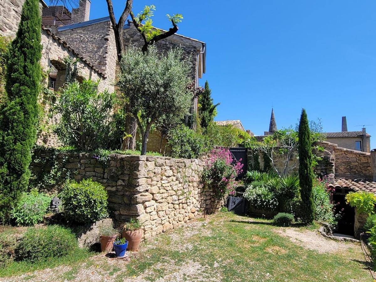 La bastide sous les tours - chambres d'hôtes de charme in Grane, Région de Die
