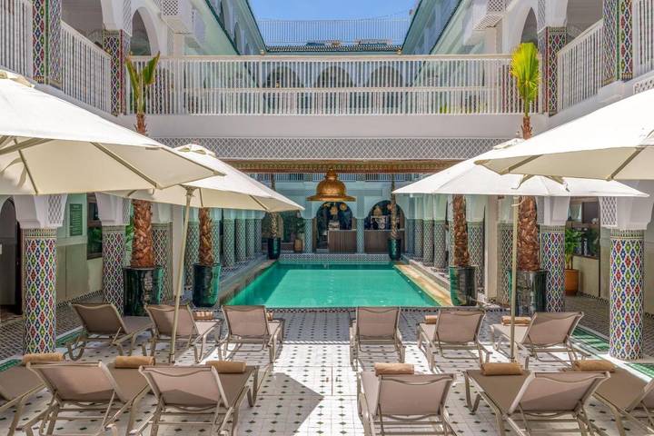 Riad pour 2 personnes, avec terrasse ainsi que jardin et piscine à Marrakech