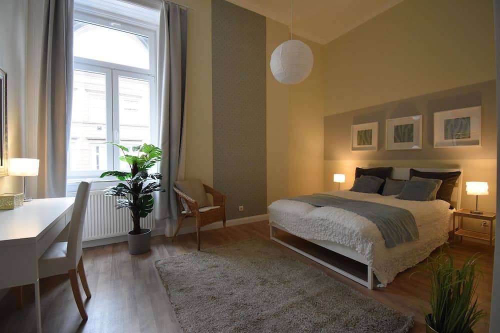 Entire apartment, Beautiful central 4 bedroom / 4 bathroom in Budapest, Danube-Ipoly National Park