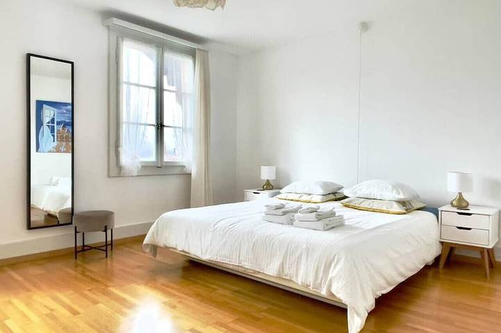 Ganze Wohnung, Amazing View with balcony and free Parking in Oberhofen am Thunersee, Thunersee