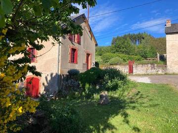 Gîte pour 2 personnes, avec vue ainsi que terrasse et jardin, animaux acceptés à Saint-Prix (Saône-et-Loire)