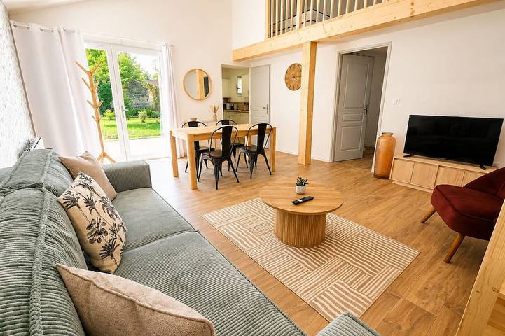 Gîte pour 4 personnes, avec terrasse et jardin