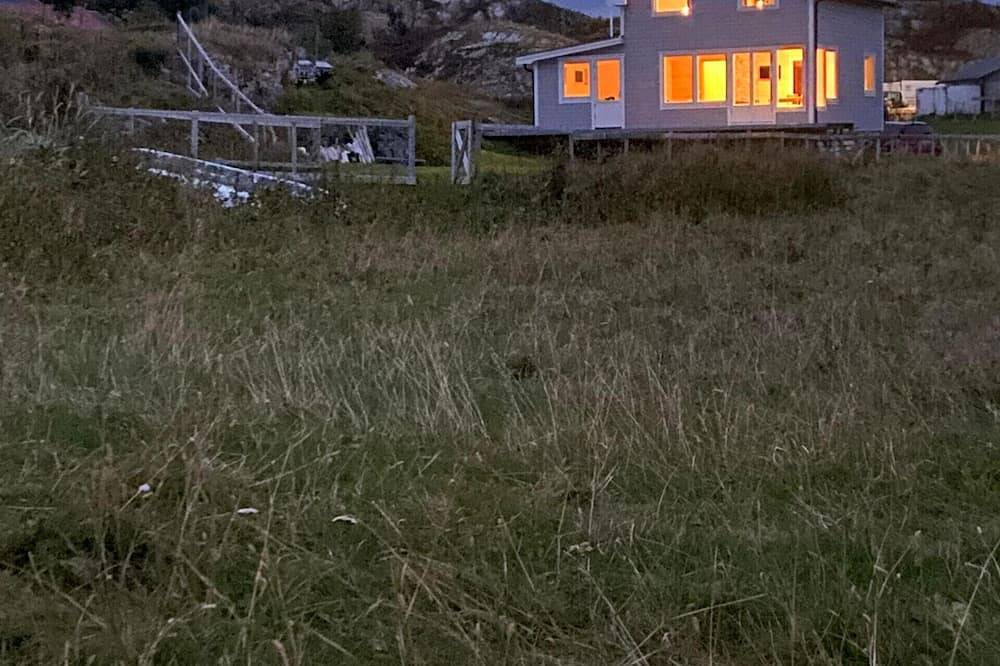 Idyllic And Peaceful Family Home in Kvaløya, Tromsø