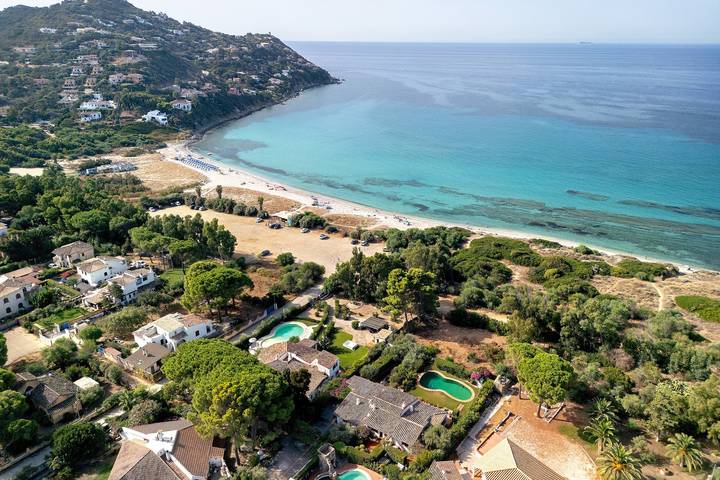 Villa Pounamu: splendid villa with pool facing the sea in Torre delle Stelle, Maracalagonis