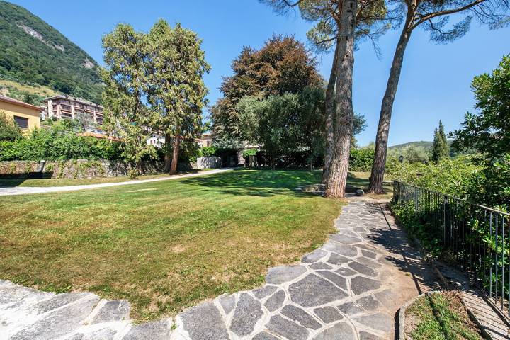 Appartamento 'The Spinning' dentro Villa storica in Caslino d'Erba, Brianza