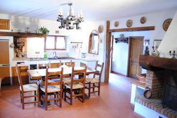 Gîte pour 8 Personnes dans Castel San Niccolò, Province d'Arezzo, Photo 2