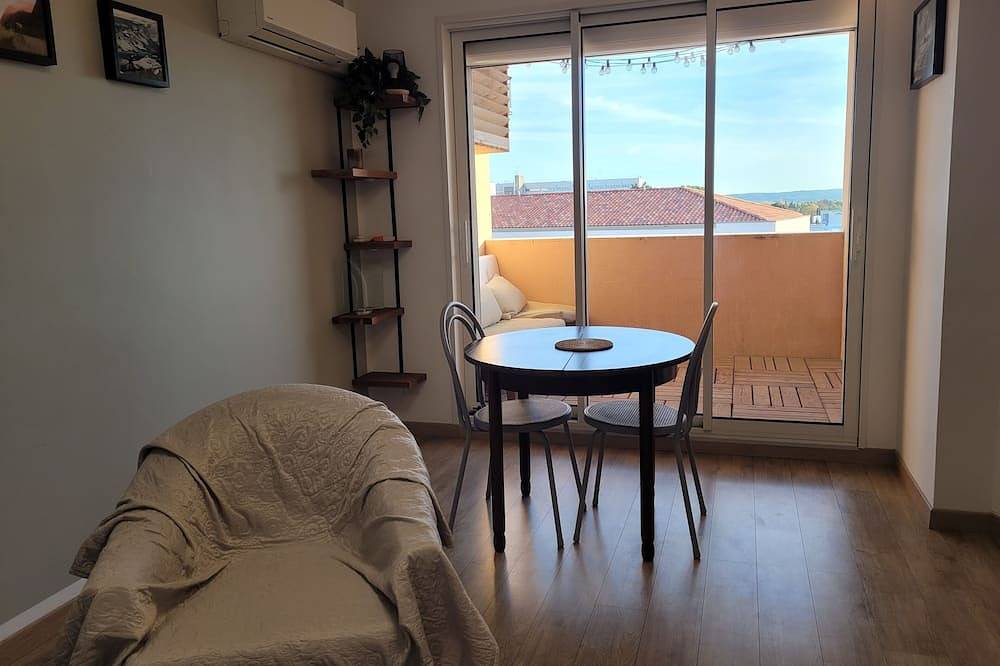 Entire apartment, Magnificent apartment in the center of town in Salon-de-Provence, Aix-en-Provence region