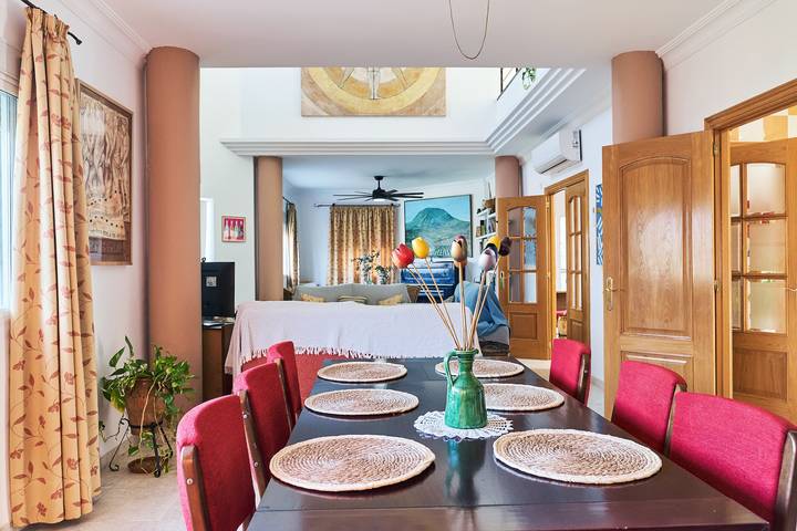 Holiday Home 'La Pincelada de Mágina' with Private Pool, Terrace & Air Conditioning in Bedmar, Bedmar y Garcíez