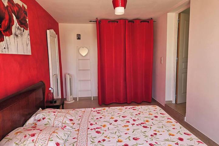 Location de vacances pour 4 personnes, avec jardin et terrasse à Combas - 3