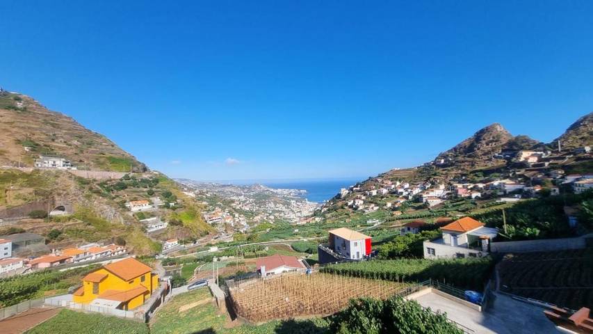 Casa de férias para 9 pessoas, com varanda e vista em Câmara de Lobos
