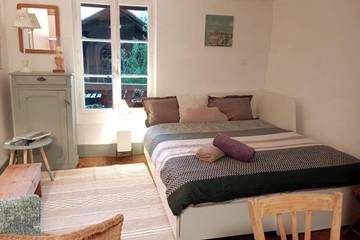 Gîte pour 2 personnes, avec jardin et vue ainsi que balcon et vue sur le lac à Nyon