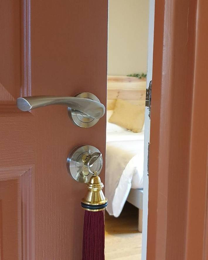 Location de vacances pour 10 personnes, avec jardin ainsi que piscine et vue à Blacé - 4