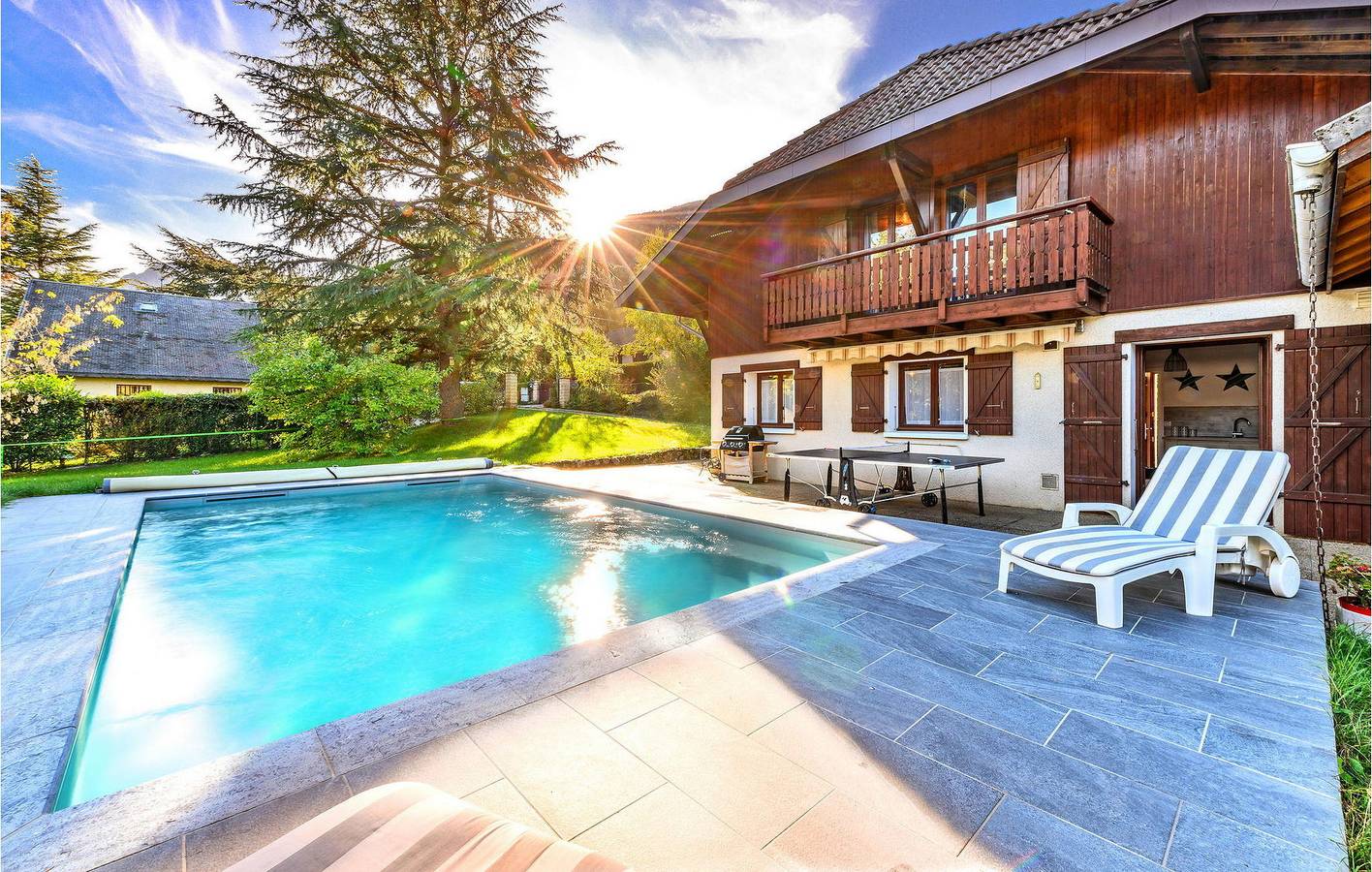Retraite avec vue sur la montagne - Appartement spacieux avec piscine in Doussard, Parc naturel régional du Massif des Bauges