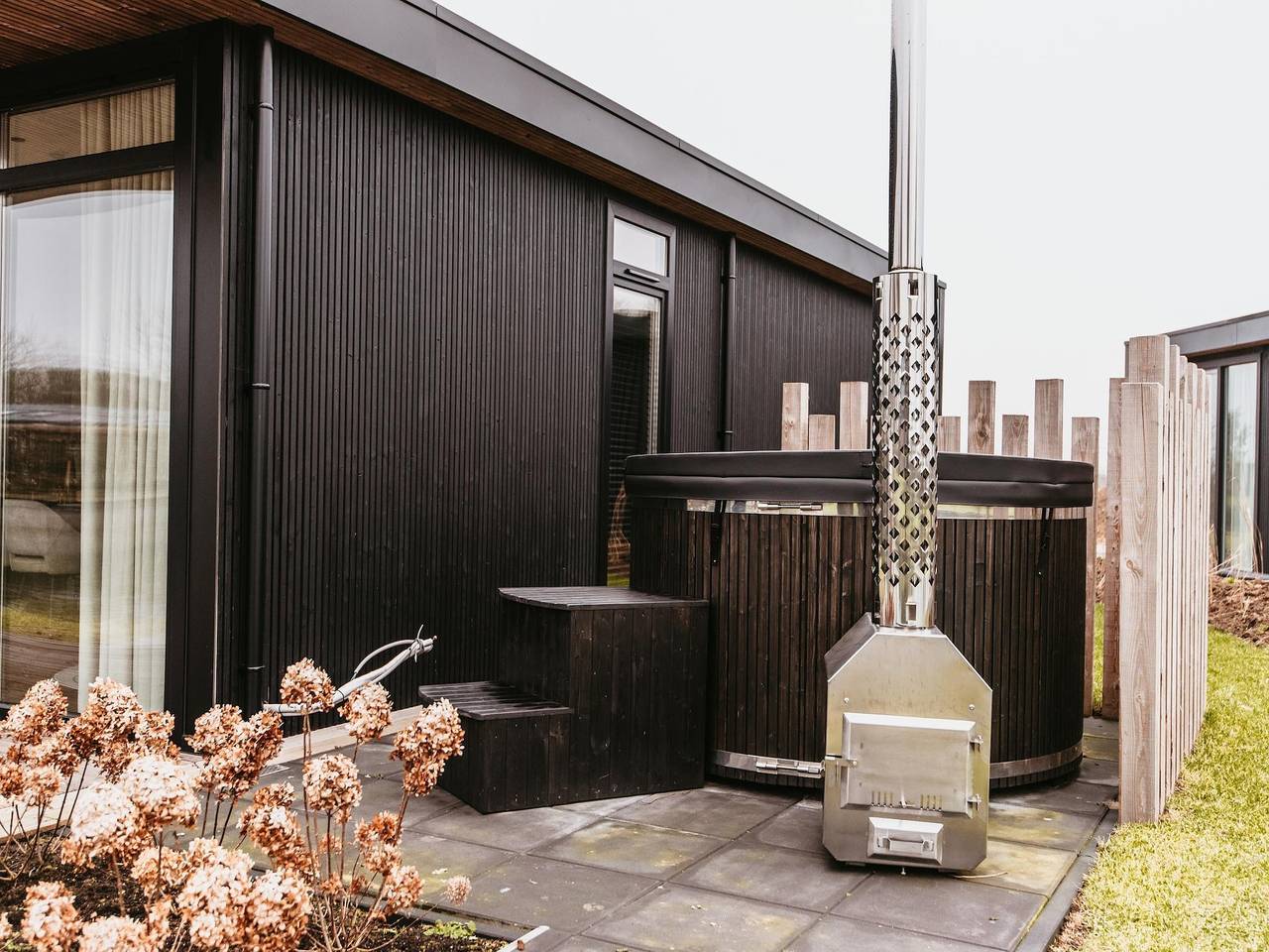 Schitterend chalet aan het water op een mooi park in Betuwe