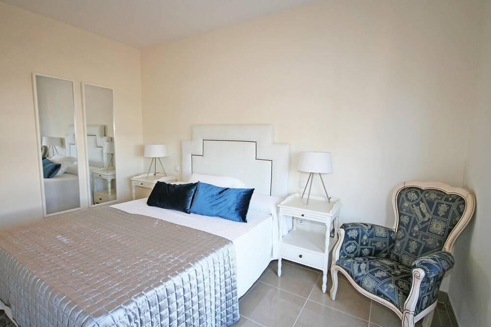 Entire apartment, Cozy apartment in Estepona with sauna in Playa del Angel (Estepona), Estepona