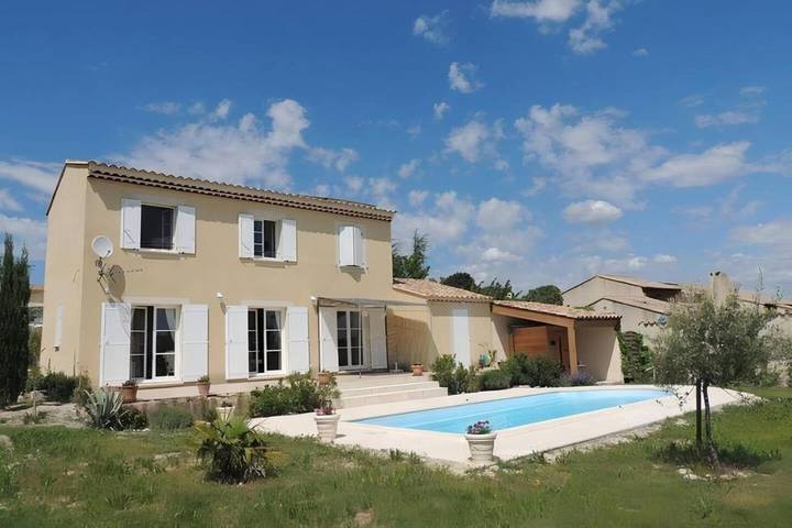 Location de vacances pour 6 personnes, avec jardin ainsi que piscine et terrasse, animaux acceptés à Saint-Maurice-sur-Eygues - 2