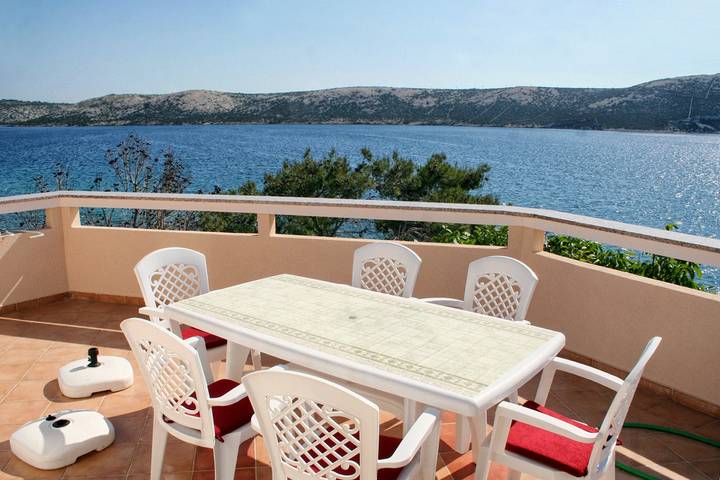 Ganze Wohnung, 3-Zimmer-Ferienwohnung am Strand Stara Novalja, Pag A-3086-d in Stara Novalja, Pag