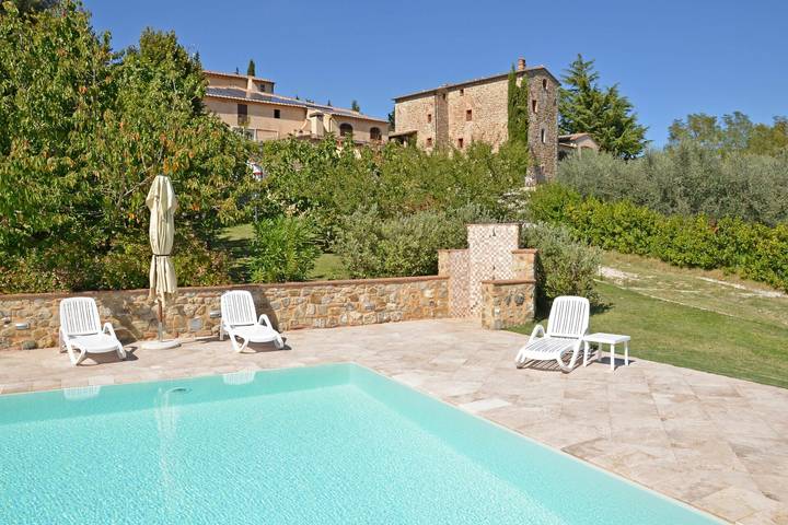 Appartamento per 2 persone, con giardino e piscina, con animali domestici in Pisa e dintorni
