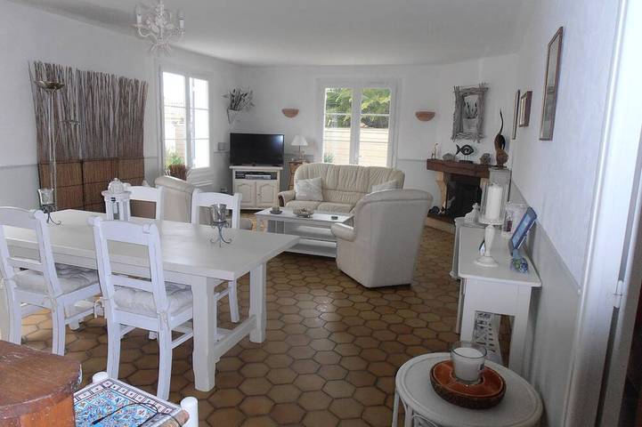 Location de vacances pour 7 personnes, avec jardin et terrasse, animaux acceptés sur l' Île d'Oléron