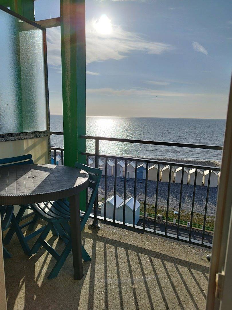 Appartement entier, Appartement face mer avec piscine in Cayeux-sur-Mer, Région d'Abbeville