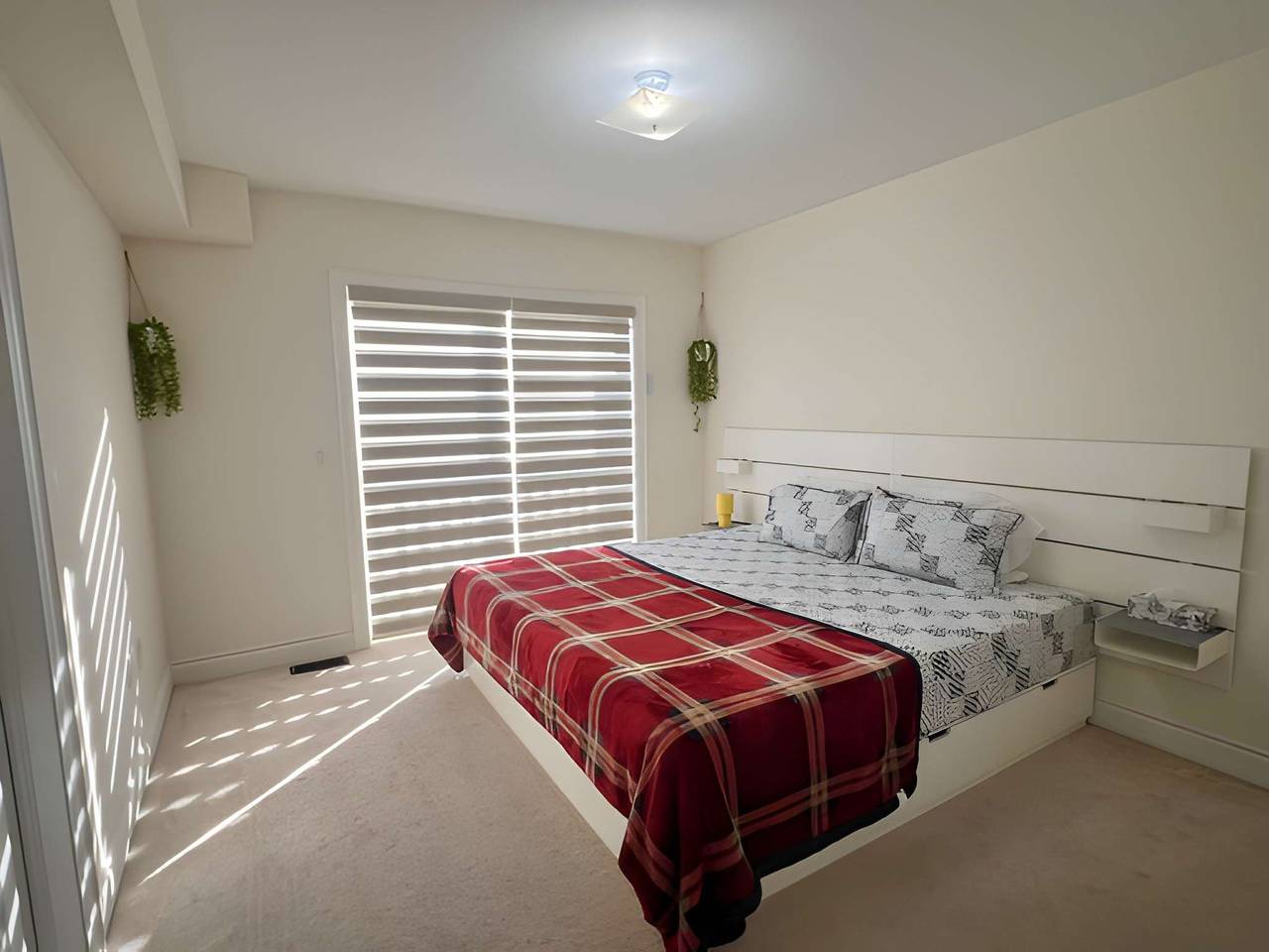 Modern 4‑Bedroom Retreat I 2‑Car Parking I Steps from the Ajax Waterfront in Ajax, Lake Ontario (Canada)