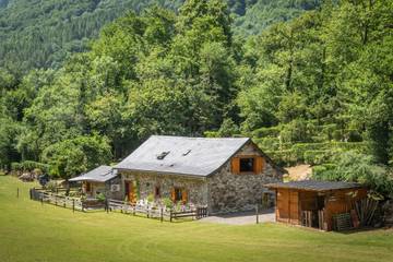 Gîte pour 6 personnes, avec jardin dans vallée d'Aspe