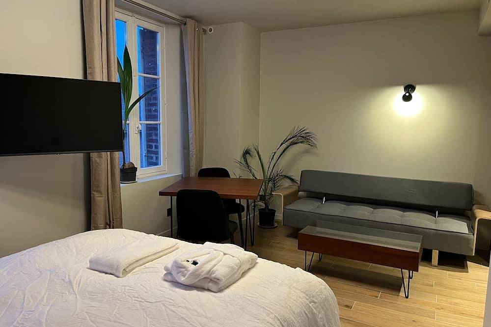 Appartement entier, Triple room with bathroom in Villers-Cotterêts, Aisne