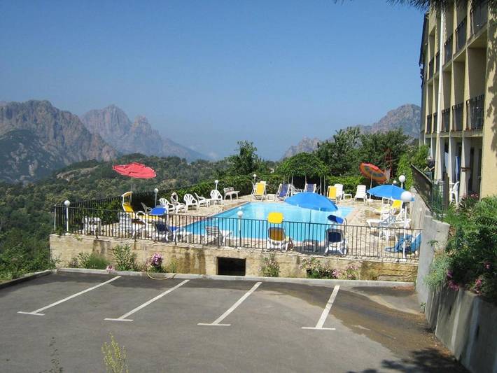 Hôtel pour 2 personnes, avec vue et terrasse ainsi que jardin et piscine à Évisa - 4