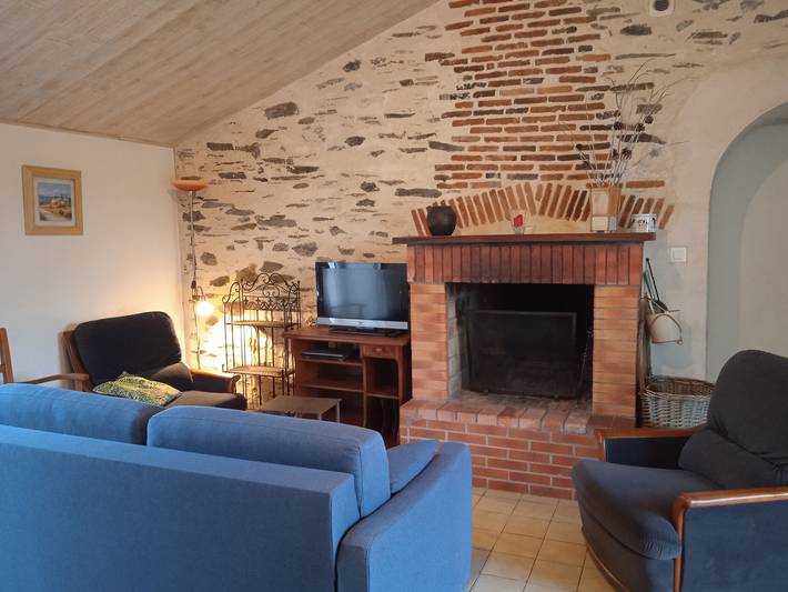 Gîte pour 4 personnes, avec jardin à Vairé - 3