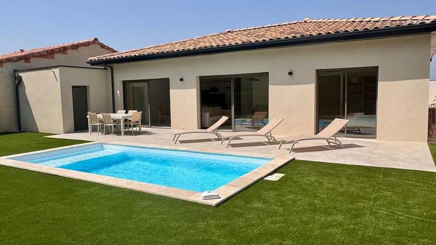 Villa pour 6 personnes, avec terrasse ainsi que vue et piscine - 1