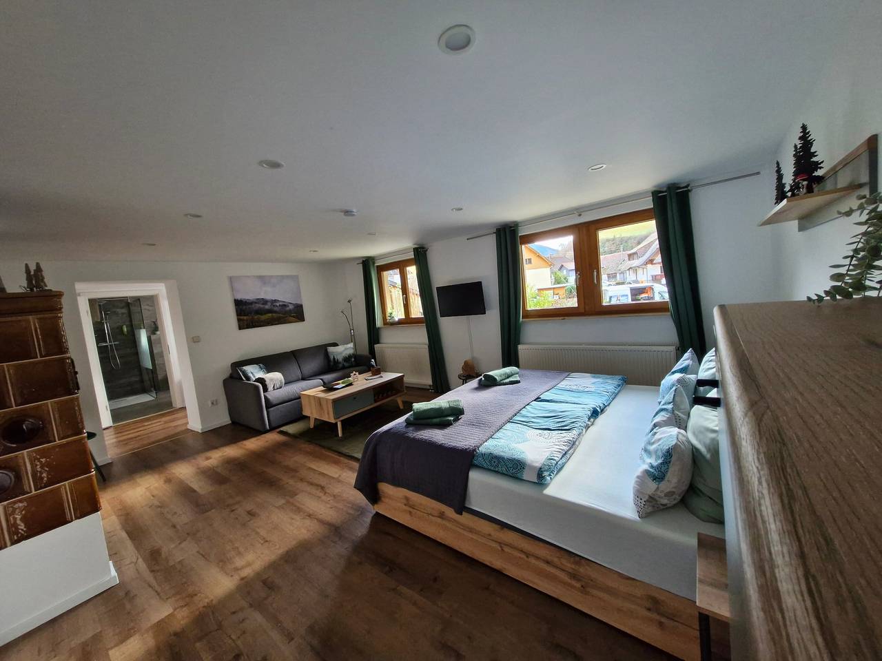 Ganzes Studio, Ferienwohnung 'Vordere Halde' mit Bergblick, privater Terrasse und Wi-Fi in Elzach, Mittlerer Schwarzwald