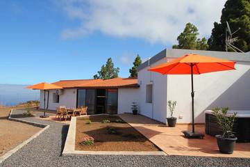 Villa für 4 Personen, mit Garten und Whirlpool sowie Terrasse auf La Palma