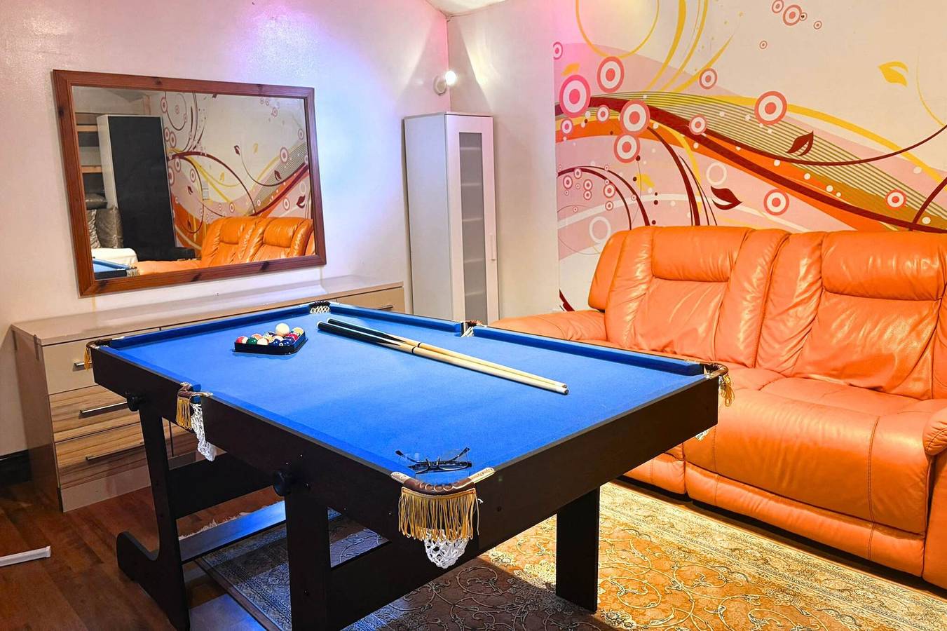 Windsor 5-Bed House - Stroll to Castle - Sleeps 13 in Windsor, Berkshire
