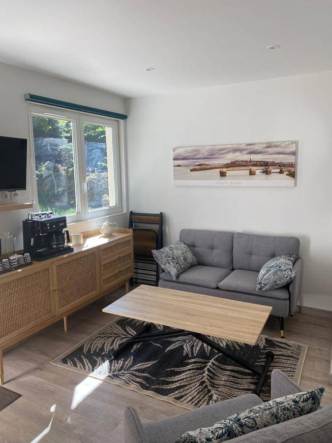 Gîte pour 2 personnes, avec jardin et vue à Le Coudray-Montceaux