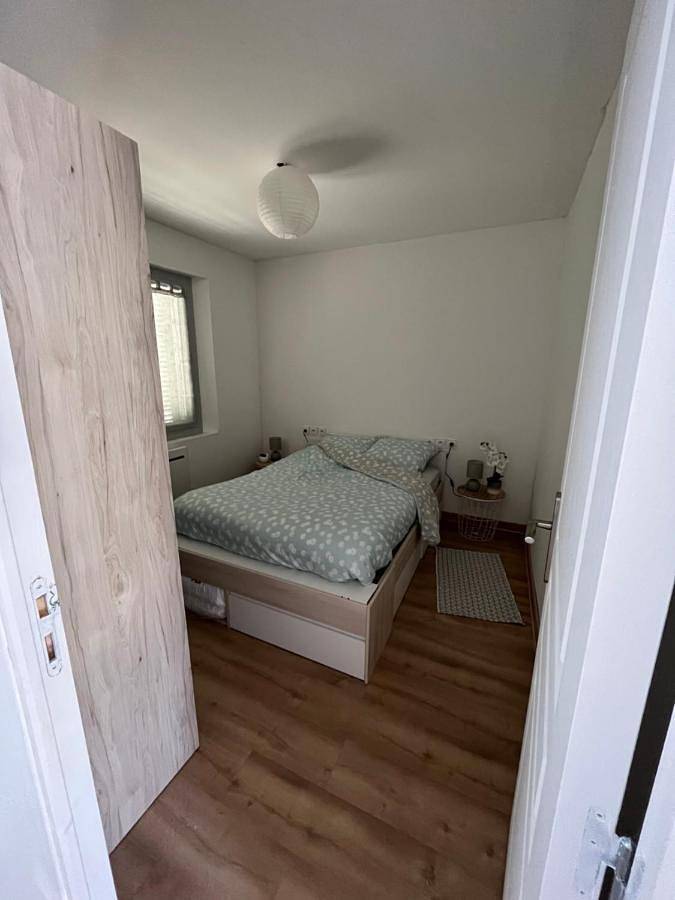 Gîte pour 4 personnes, avec vue et jardin, animaux acceptés dans Parc équestre fédéral