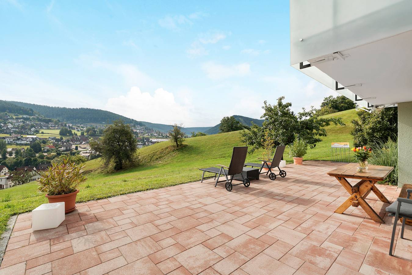 Appartement entier, Appartement 'Weitblick - Haus Sommerberg' avec vue sur les montagnes, terrasse partagée et Wi-Fi in Baiersbronn, Forêt-Noire centrale