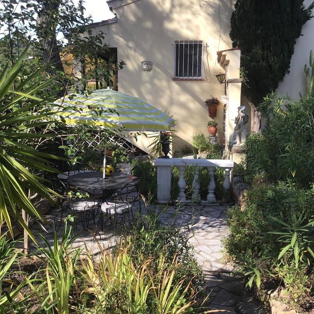 Haus mit großen Garten 2 Schlafzimmer ca. 500 Meter vom Strand entfernt in Boulouris, Saint-Raphaël