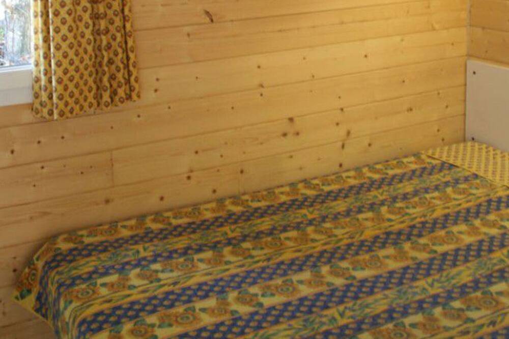 Chalet avec Terrasse pour 4 personnes à Ribes in Ribes, Parc naturel régional des Monts d'Ardèche