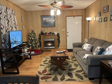 Log Cabin for 4 Guests in Cosby (TN), Cocke County, Picture 3