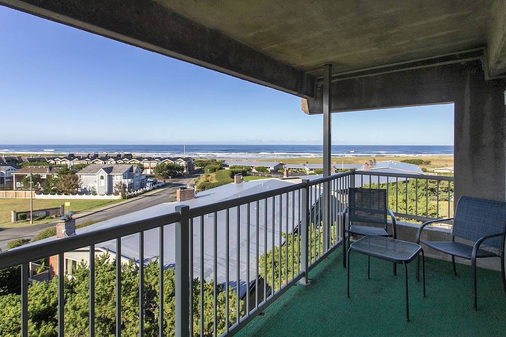 Ganze Wohnung, Expansive Ocean View Sonnenaufgang bis Sonnenuntergang. Neu renoviert in Gearhart, Clatsop County