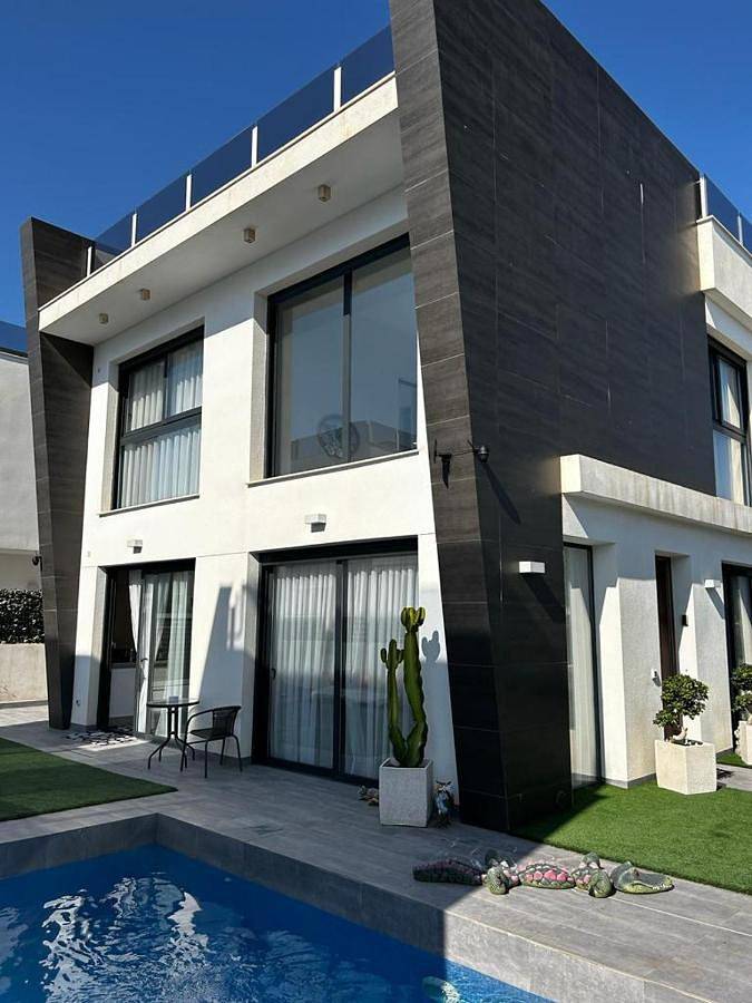 Villa voor 6 personen, with Terras and Zwembad as well as Uitzicht in Gran Alacant